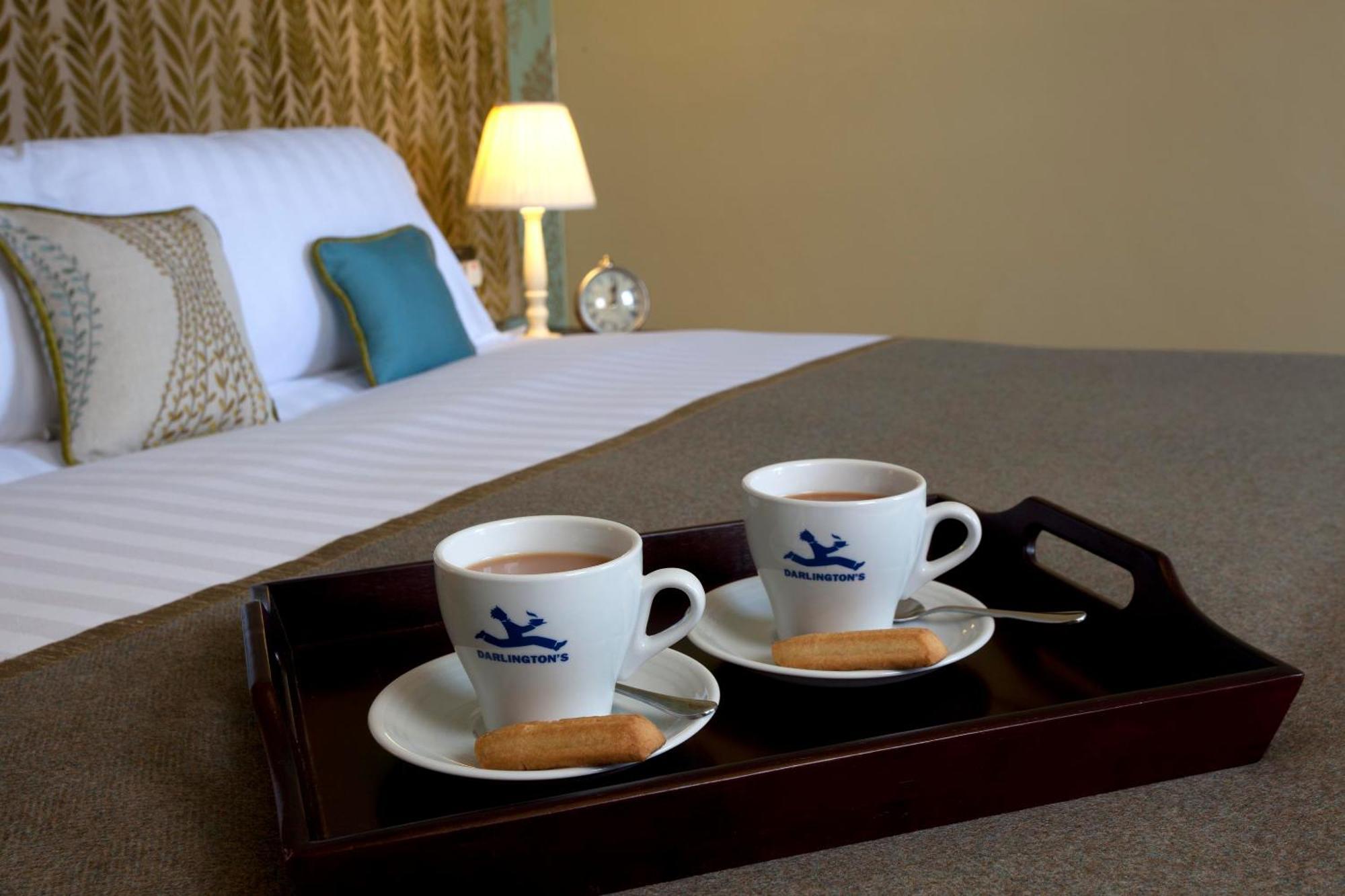 Hotel The Three Crowns Chagford Exterior foto Room service